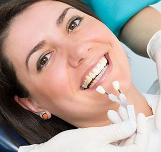 img-What-Is-The-Use-Of-Porcelain-Veneers-In-Centreville